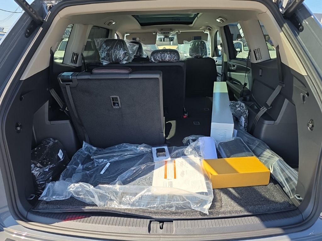 2026 Volkswagen Atlas 2.0T Peak Edition Gray at Sutliff Volkswagen