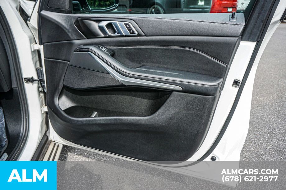 Used 2023 White BMW sDrive40i image 55