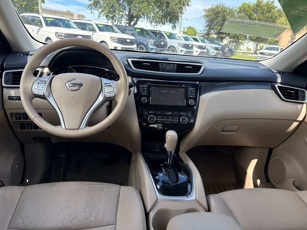 Used 2014 White Nissan SL image 6