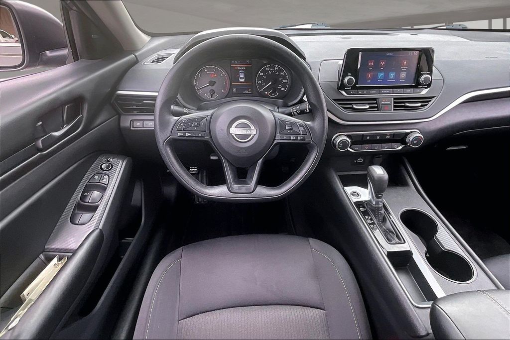 Used 2024 Nissan Altima Sedan