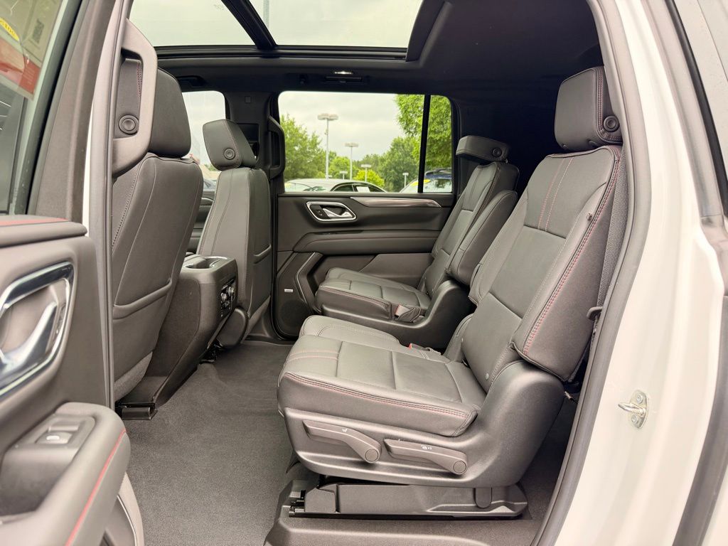2023 Chevrolet Suburban RST Summit White - Jim Hudson Acura - Image 15