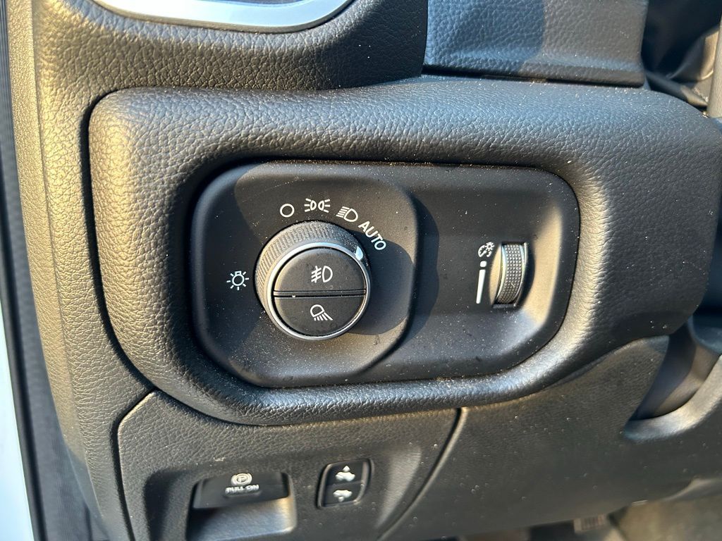 Thumbnail: 2022 RAM 1500 - 18