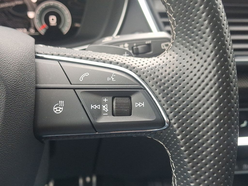 Thumbnail: 2023 Audi SQ5 - 23