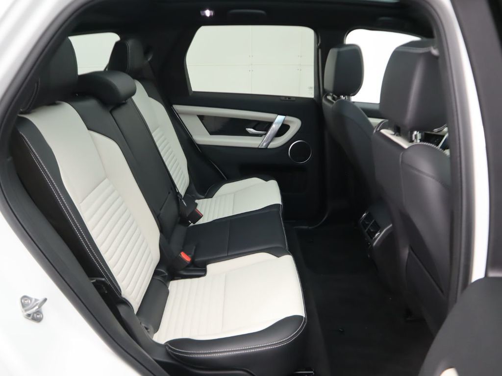 Thumbnail: 2023 Land Rover Discovery Sport - 23