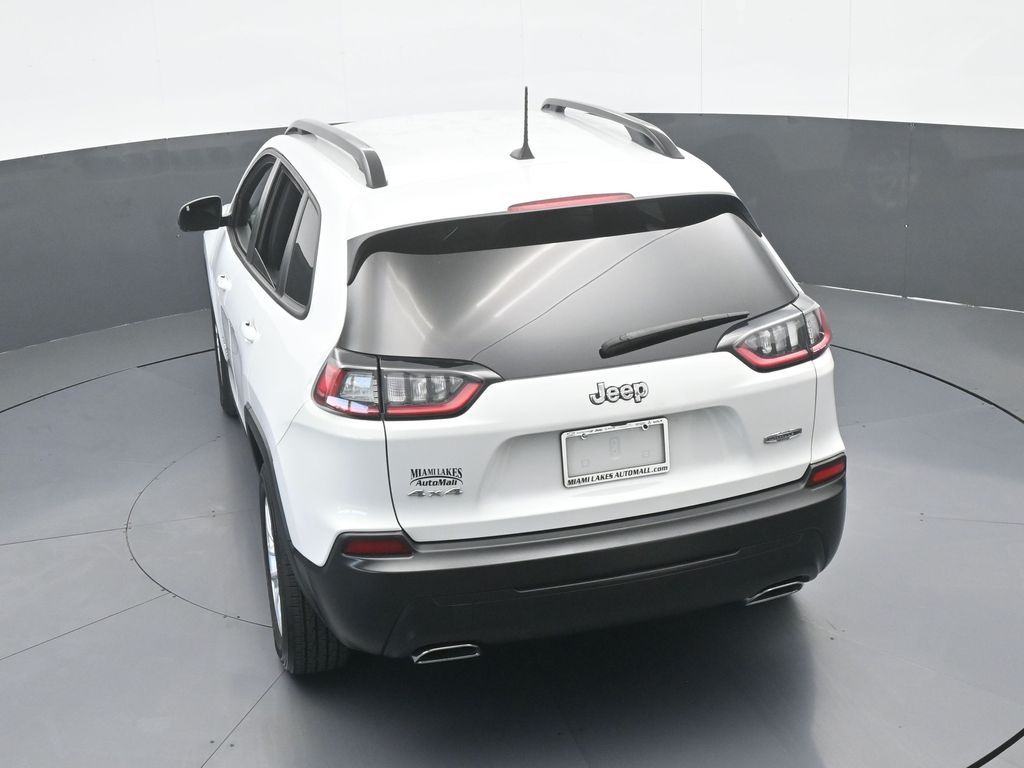 Used 2022 Bright White Clearcoat Jeep Latitude Lux image 52