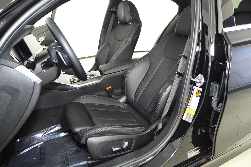 Thumbnail: 2022 BMW 3 Series - 22