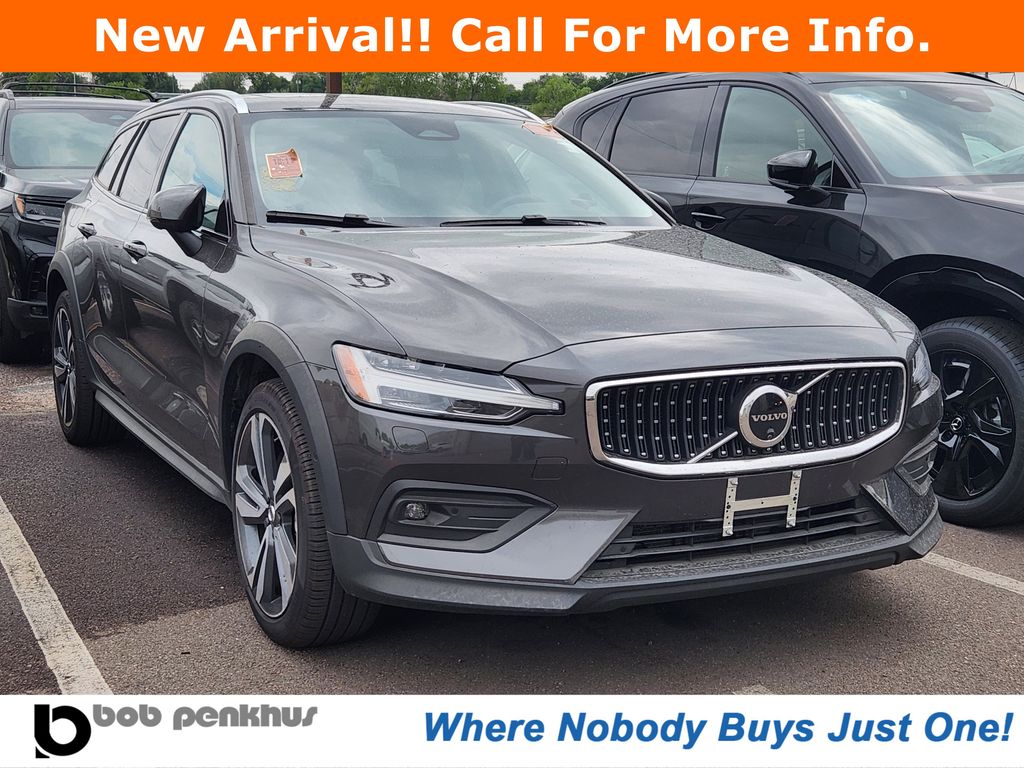 Brown 2025 Volvo V60 Cross Country B5 Plus AWD Wagon All-Wheel Drive Automatic
