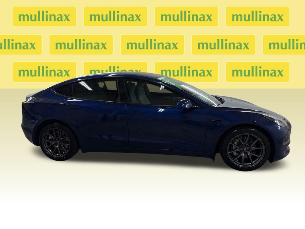 Used 2022  Tesla Long Range image 2
