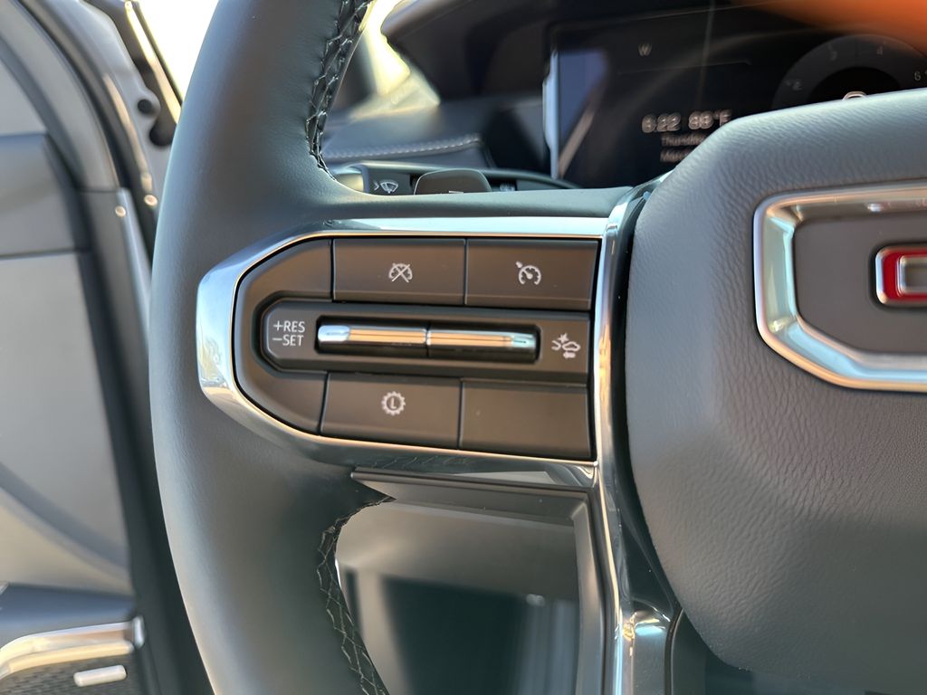 New 2026 White GMC Elevation image 28