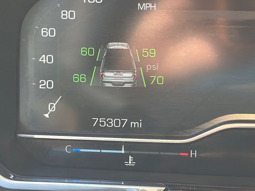 Used 2024 Gray GMC SLE image 27