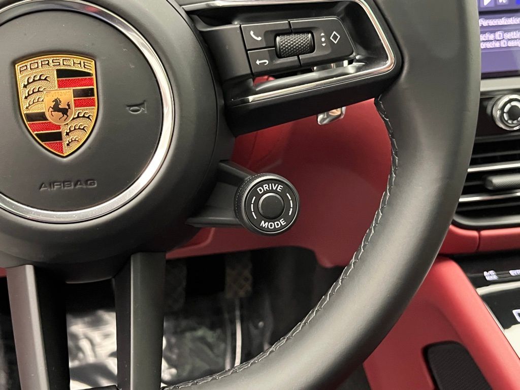 Thumbnail: 2024 Porsche Macan - 15