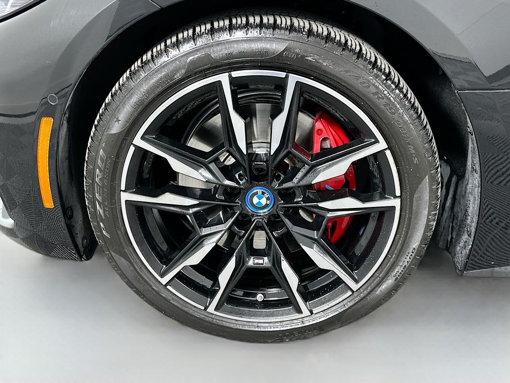 Thumbnail: 2023 BMW i4 - 32