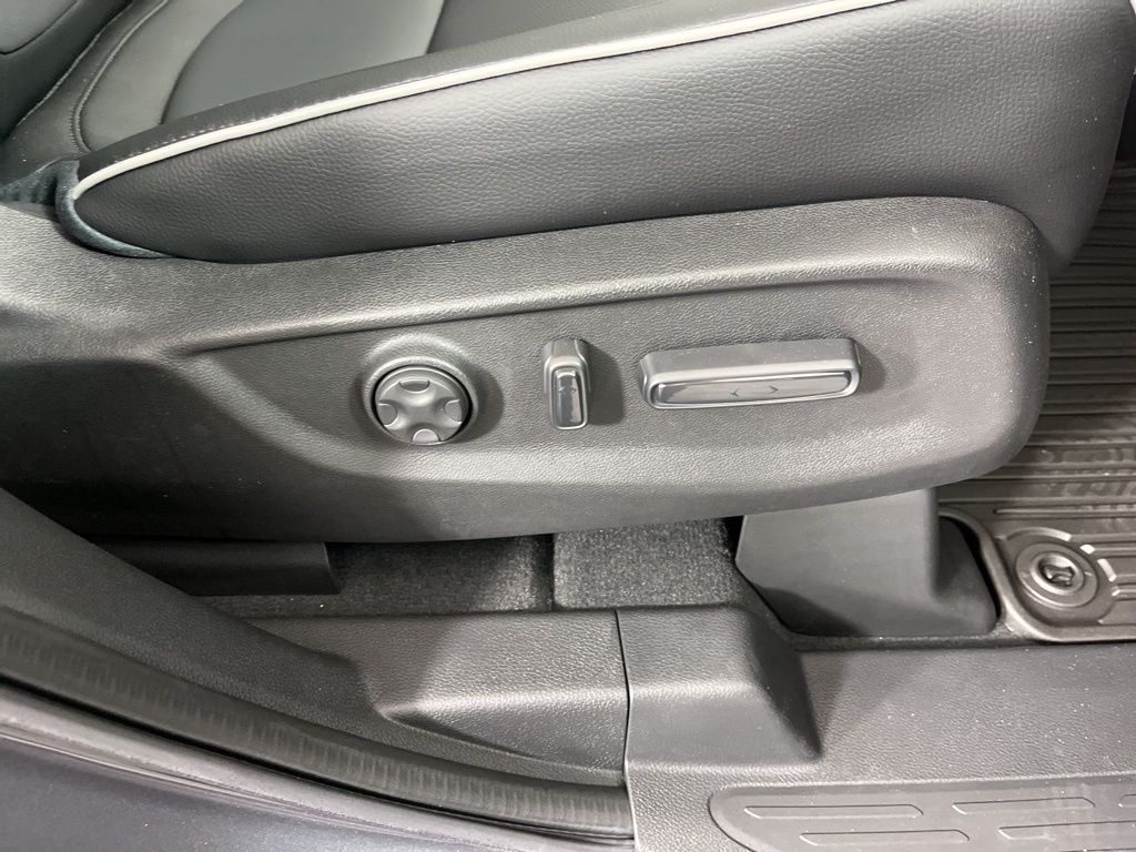 2025 Honda Odyssey Touring 9