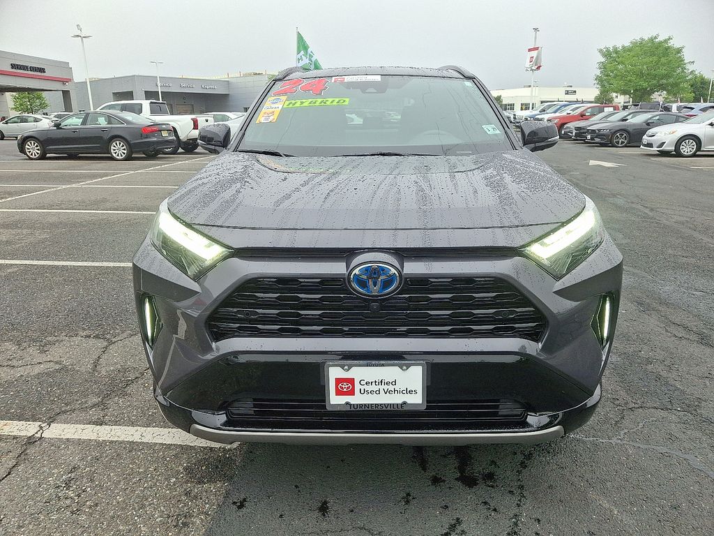 2024 Toyota RAV4 XSE 2