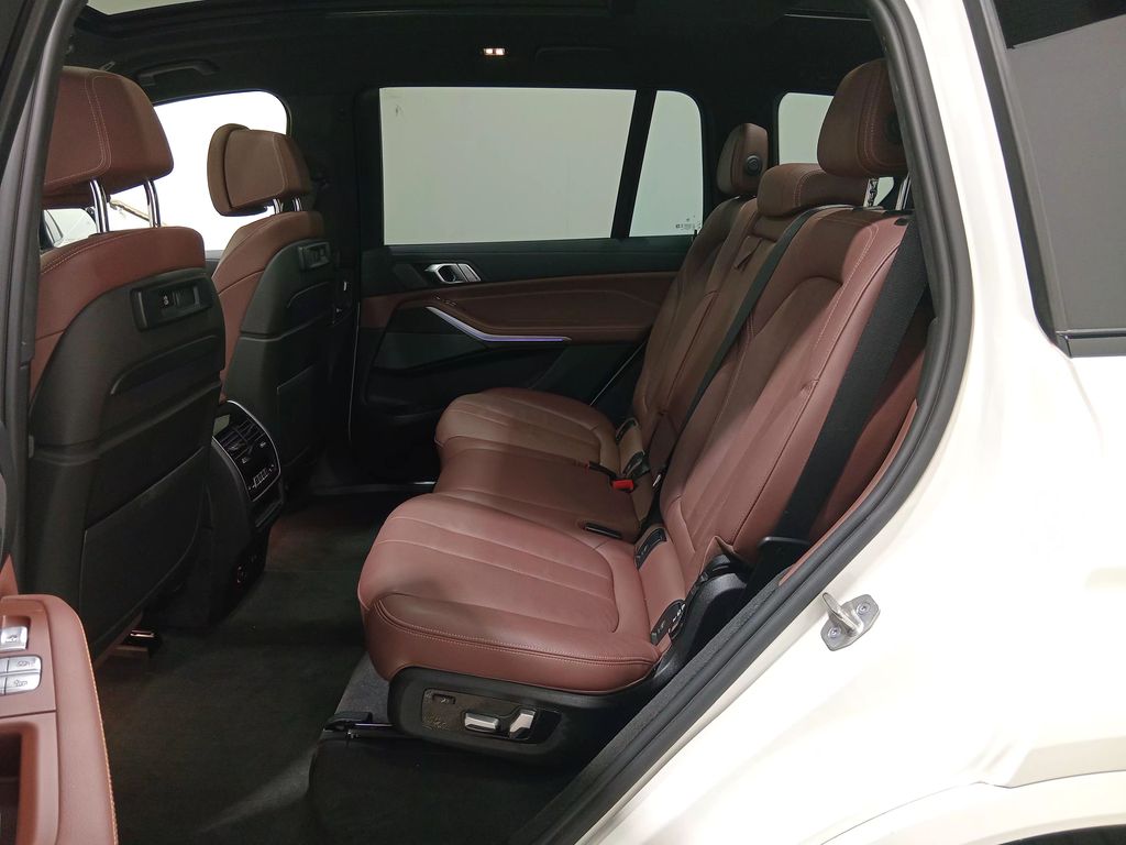 2022 BMW X7 M50i