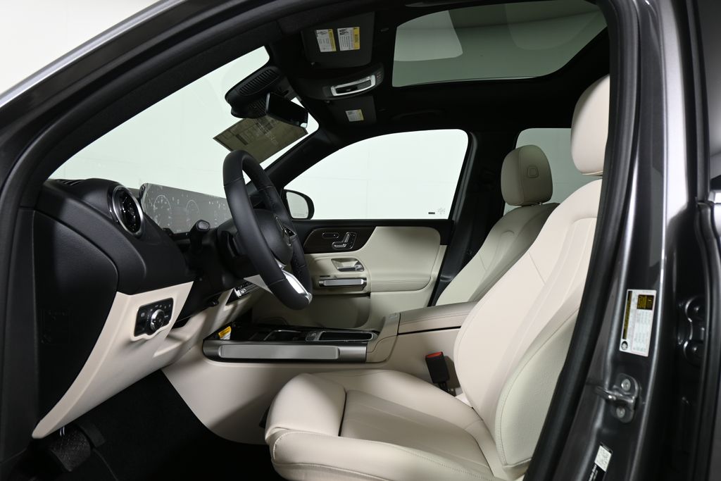 Thumbnail: 2026 Mercedes-Benz GLB - 3