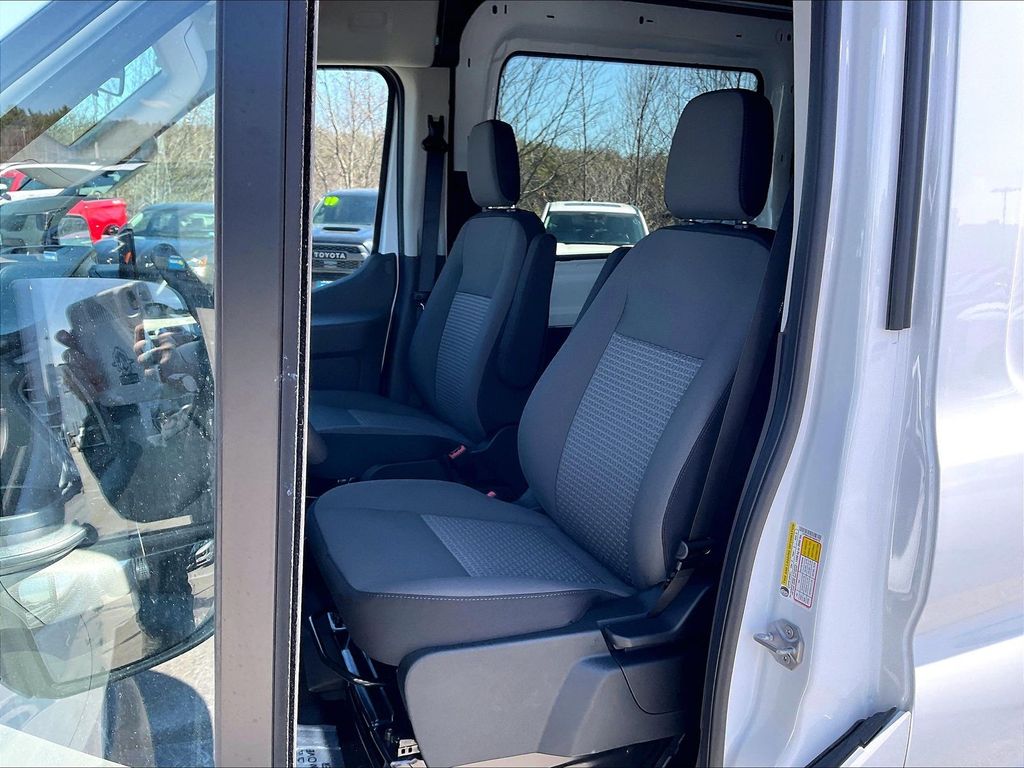 2026 Ford Transit-250 — photo 11