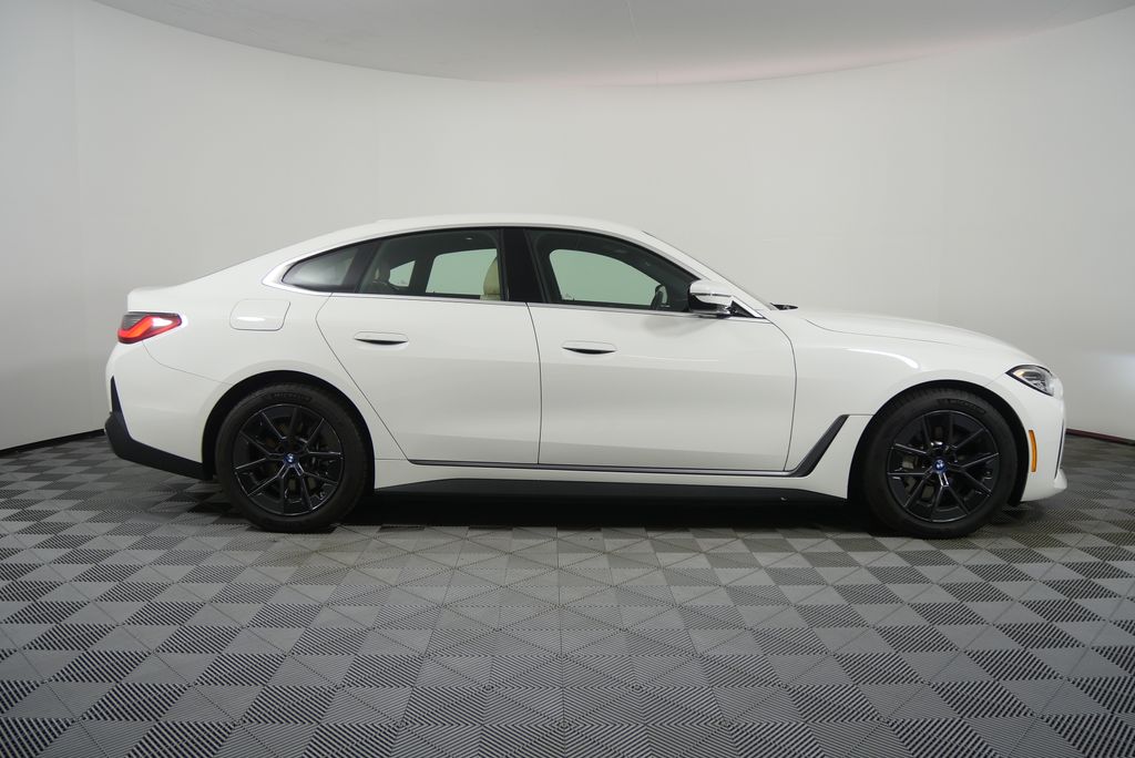 Thumbnail: 2023 BMW i4 - 2