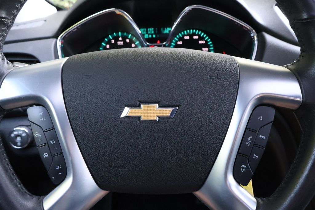 Thumbnail: 2017 Chevrolet Traverse - 25