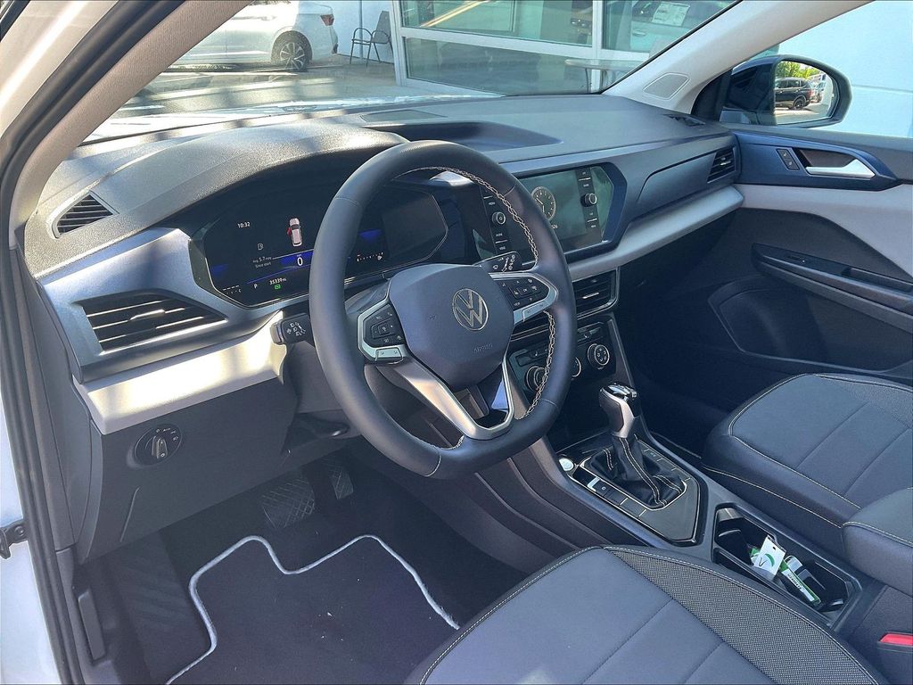 2023 Volkswagen Taos — photo 8