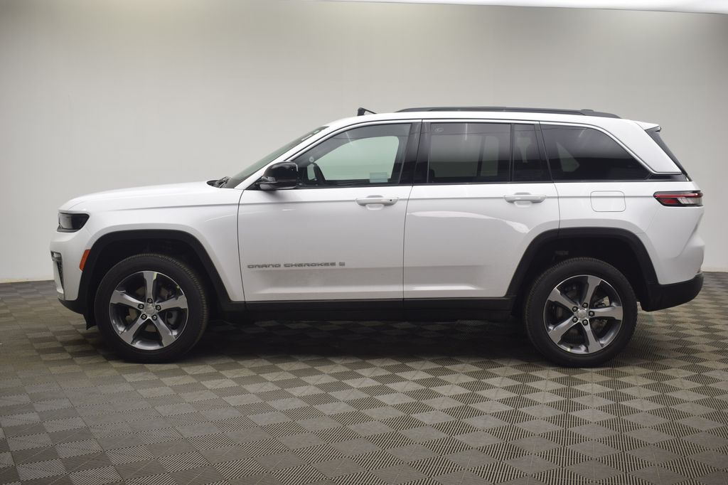 new 2026 Jeep Grand Cherokee car, priced at $39,853