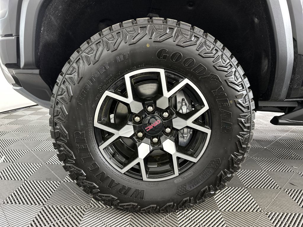 new 2025 GMC Canyon car, priced at $50,465