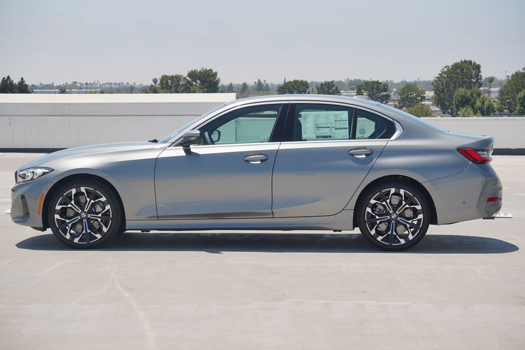 Thumbnail: 2025 BMW 3 Series - 4