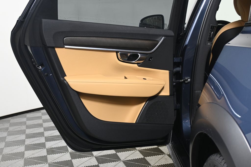 Thumbnail: 2020 Volvo S90 - 30