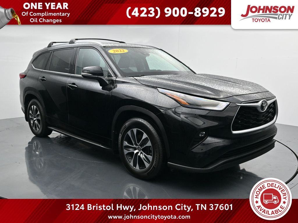 Midnight Black Metallic 2022 Toyota Highlander SUV / Crossover All-Wheel Drive Automatic