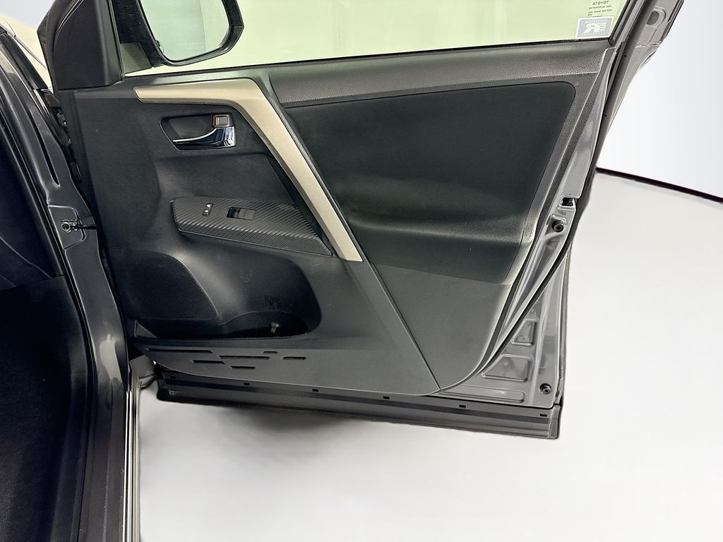 Thumbnail: 2014 Toyota RAV4 - 25