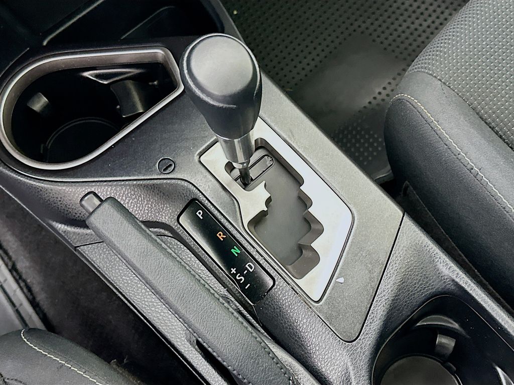 Thumbnail: 2018 Toyota RAV4 - 16