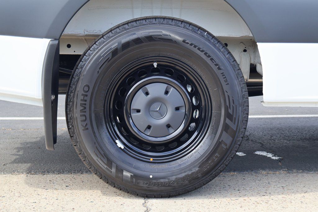 Thumbnail: 2025 Mercedes-Benz Sprinter - 10