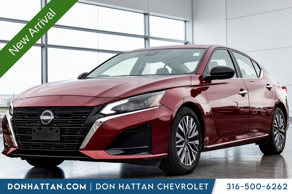 Red (Scarlet Ember) 2025 Nissan Altima Sedan Front-Wheel Drive Continuously Variable Transmission