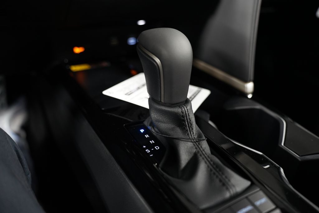Thumbnail: 2025 Toyota Camry - 23