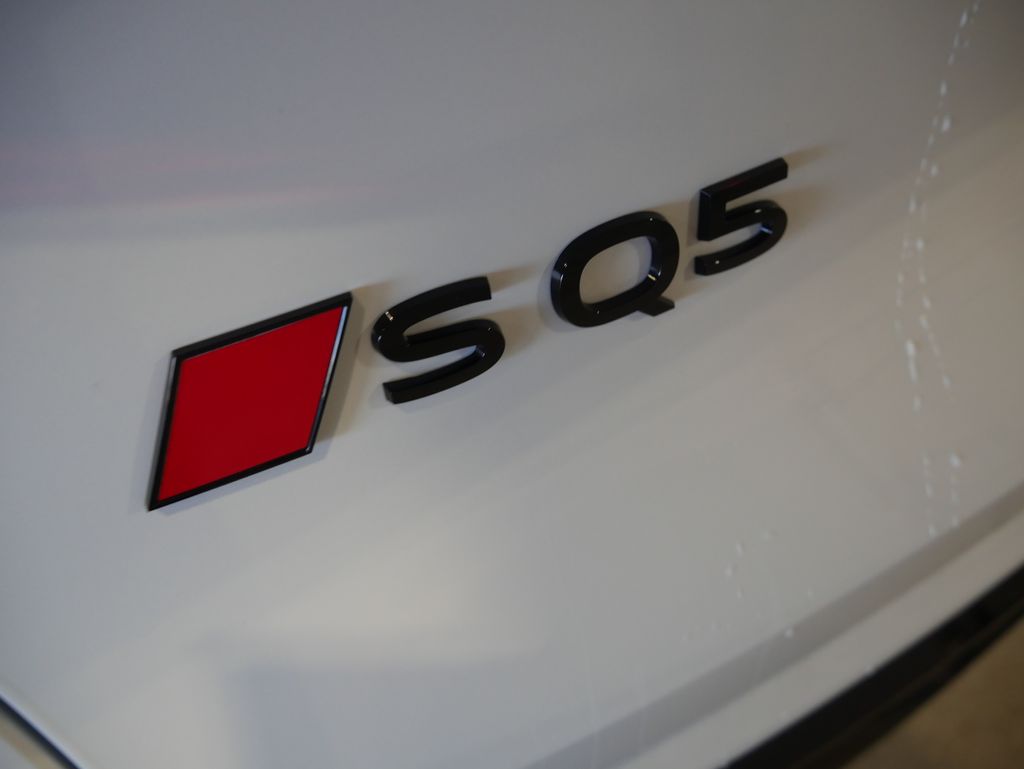 Thumbnail: 2026 Audi SQ5 - 9