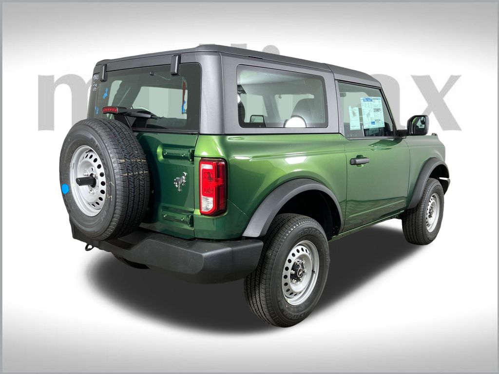 2025 Ford Bronco Base photo 3