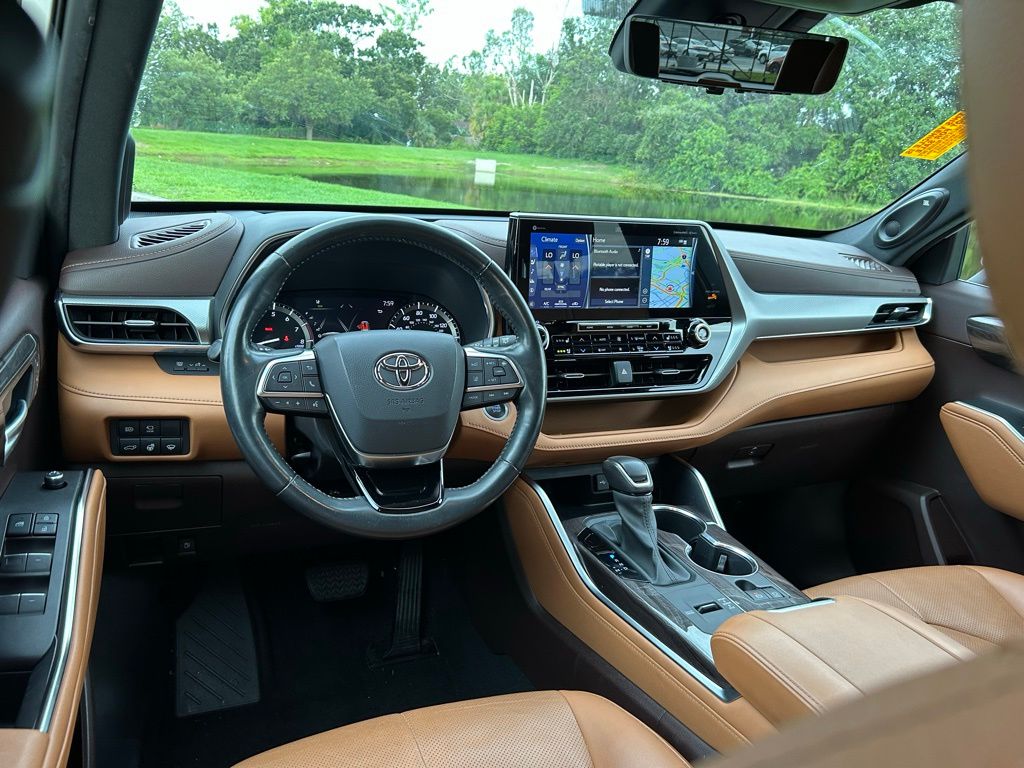 2021 Toyota Highlander Platinum 12
