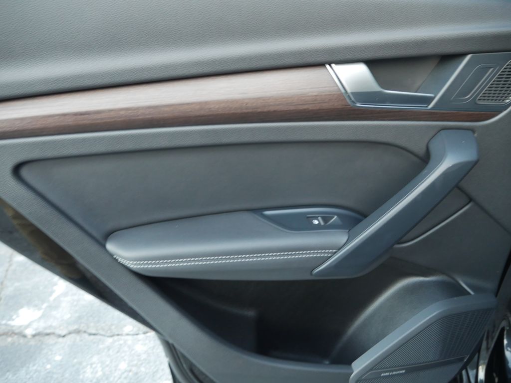 Thumbnail: 2023 Audi Q5 - 21