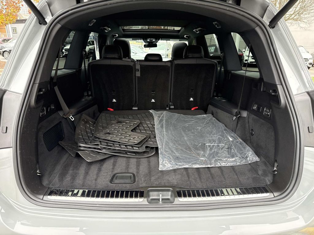 Thumbnail: 2025 Mercedes-Benz GLS - 28