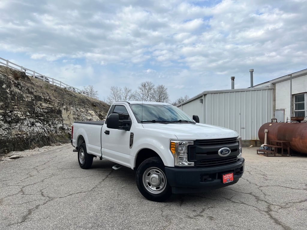 Oxford White 2017 Ford F-250 Super Duty XL LB Pickup Truck 4X2 6-Speed Automatic