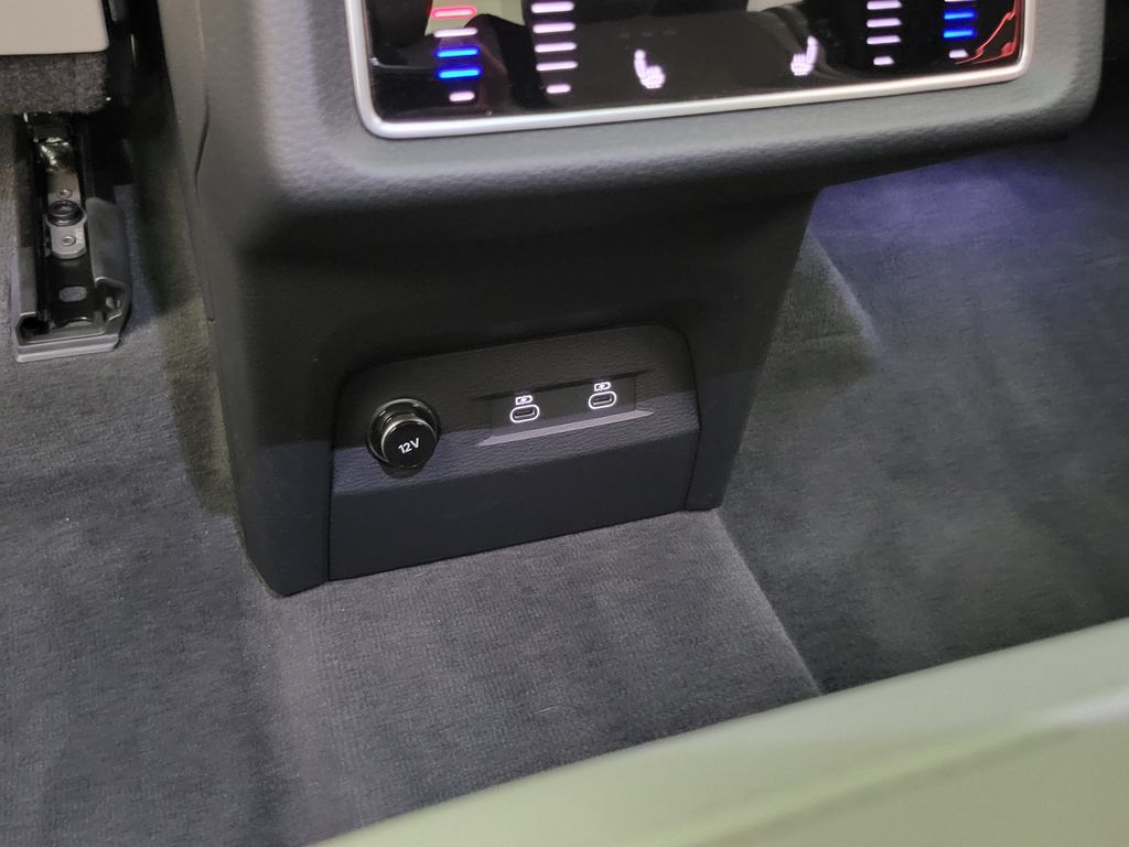 Thumbnail: 2024 Audi Q8 e-tron - 21