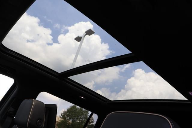 Thumbnail: 2025 Chevrolet Suburban - 15