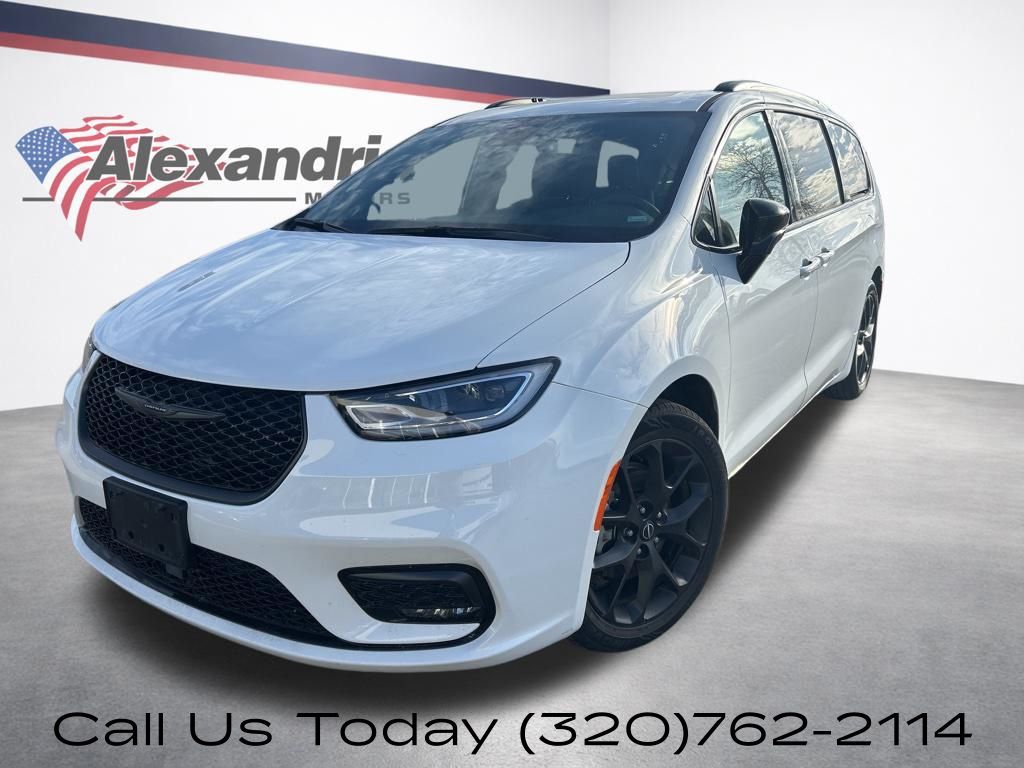 2025 Chrysler Pacifica Limited FWD