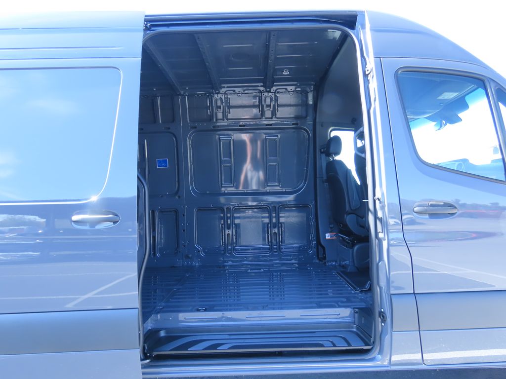Thumbnail: 2026 Mercedes-Benz Sprinter - 25