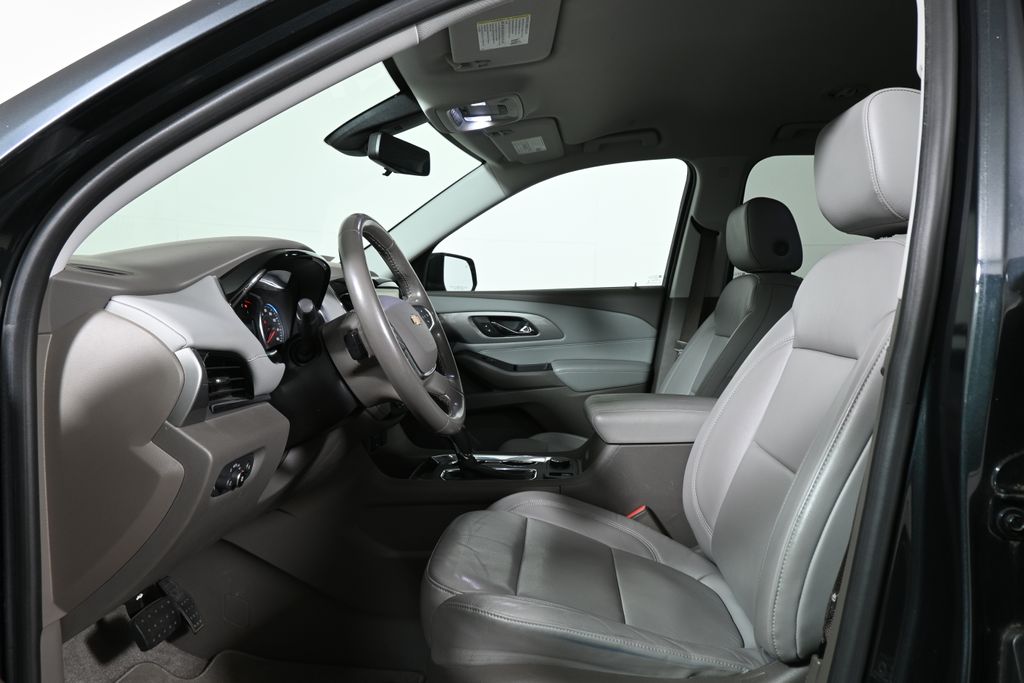 Thumbnail: 2018 Chevrolet Traverse - 3