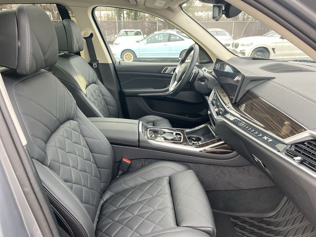 Thumbnail: 2024 BMW X7 - 26