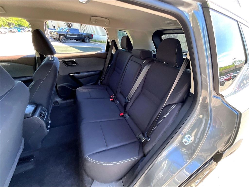 2023 Nissan Rogue — photo 15