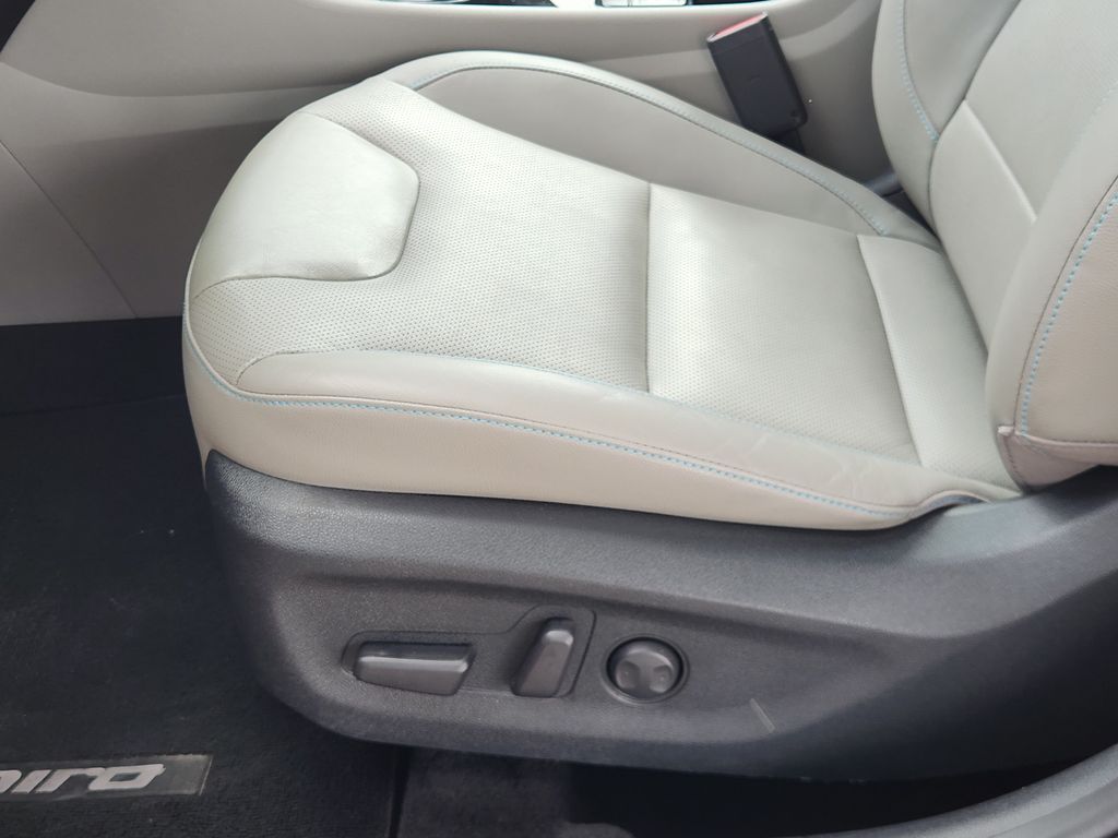 2018 Kia Niro Touring Red at Bravo Nissan