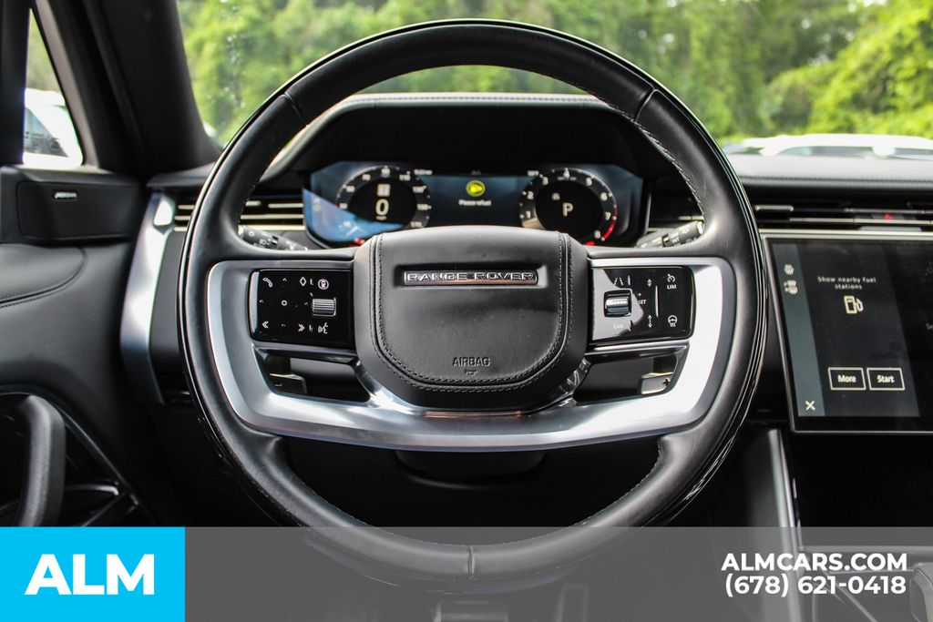 Used 2024 Black Land Rover SE image 27