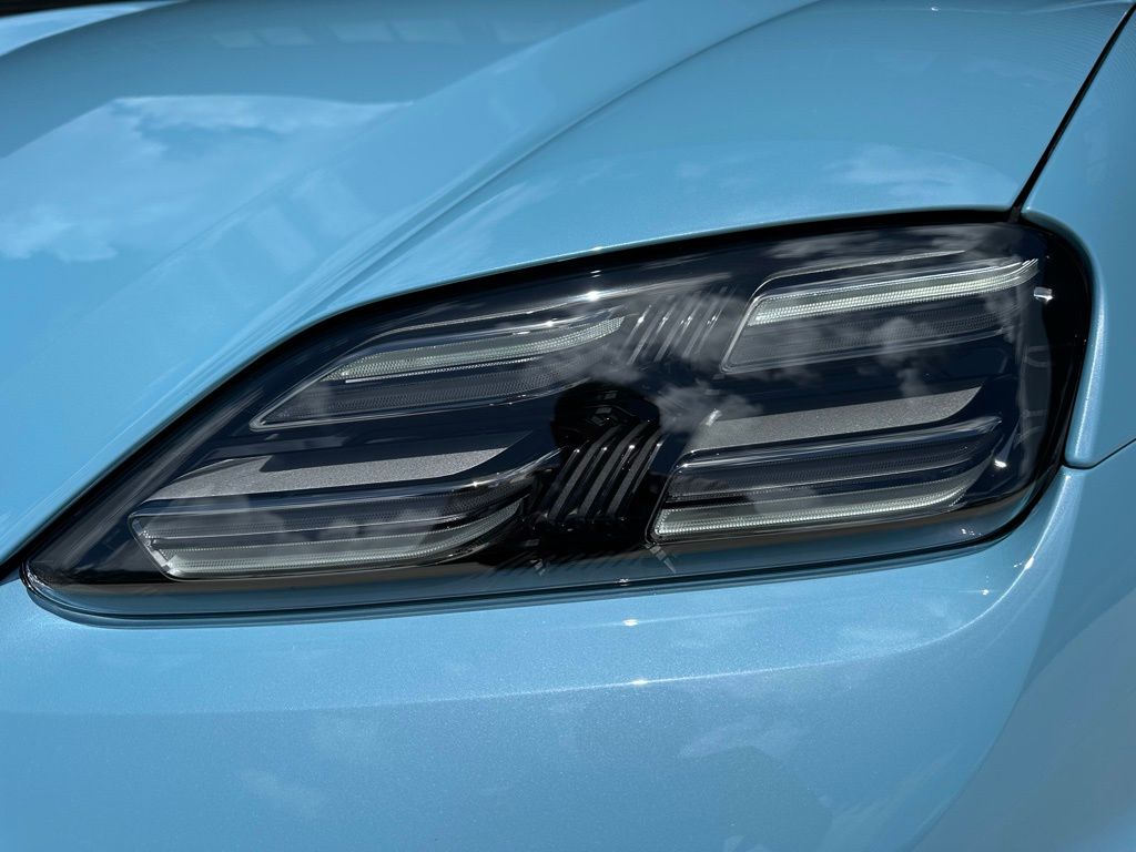 Thumbnail: 2025 Porsche Macan - 13